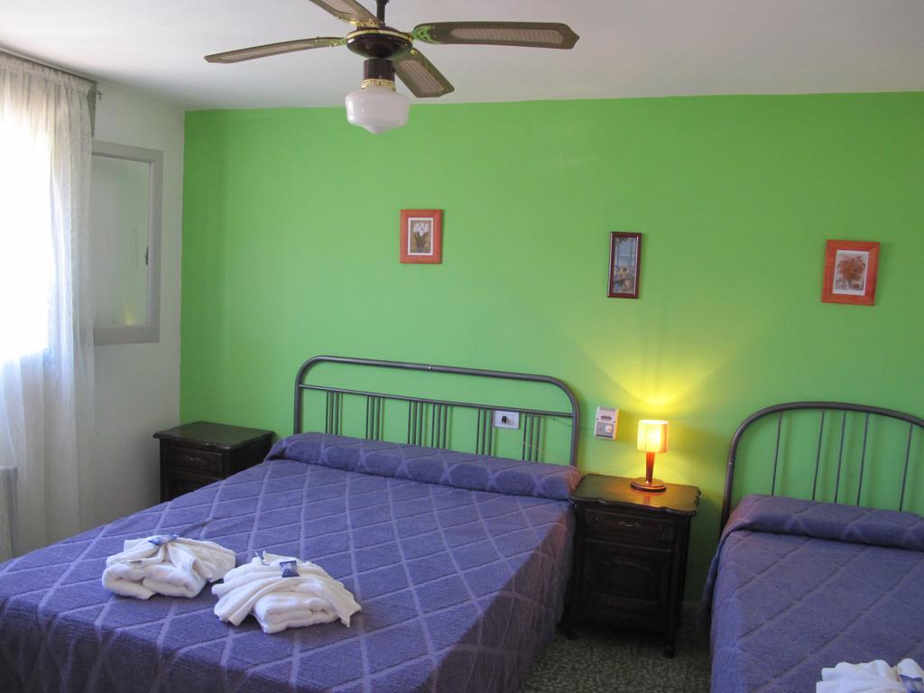 Bambi Hotel Ла Фалда Екстериор снимка