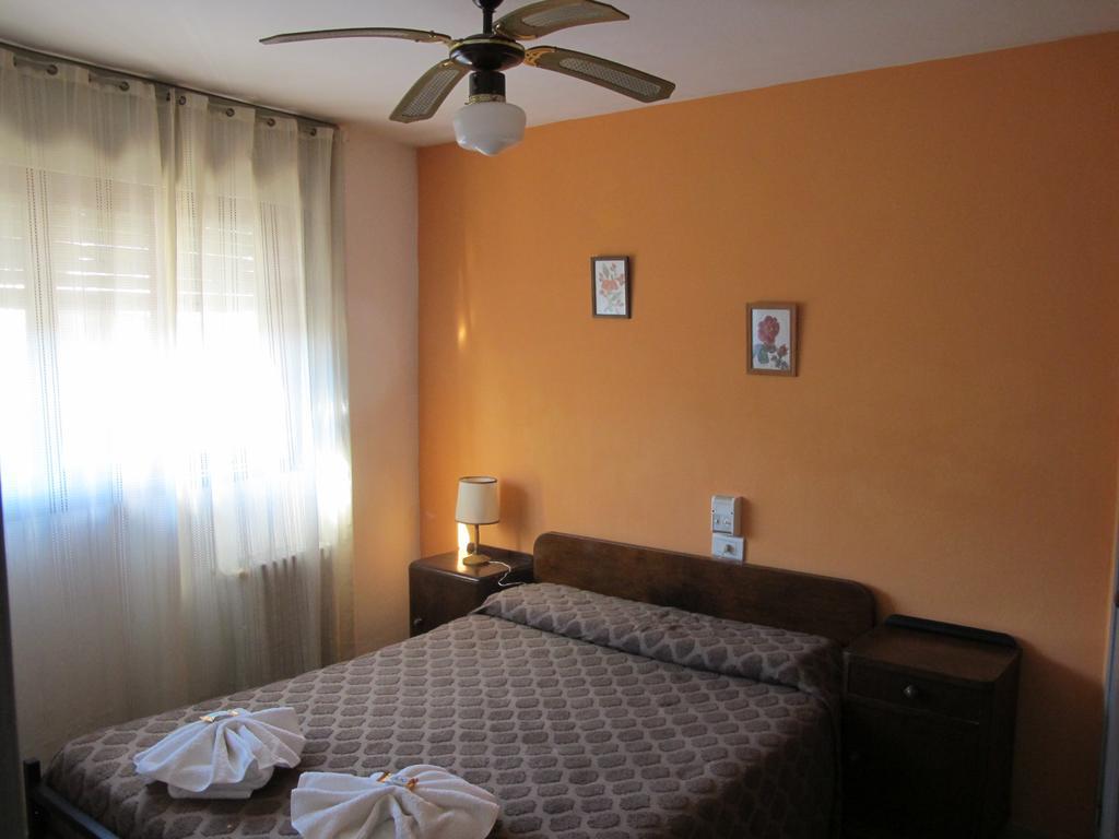 Bambi Hotel Ла Фалда Екстериор снимка